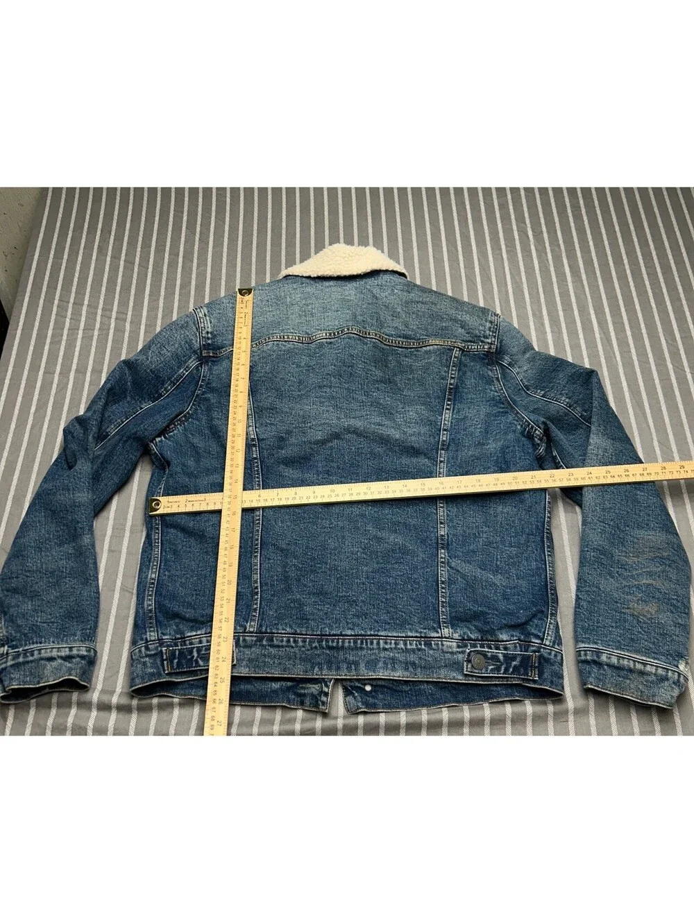 American Eagle Light Blue Sherpa Lined Mens Large Denim Jean Trucker Jacket
